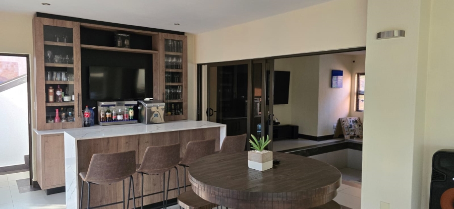 5 Bedroom Property for Sale in Xanadu Eco Park North West